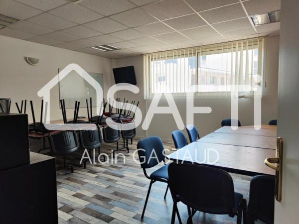 Murs Commerciaux de bureaux très bien placés à Port Fréjus