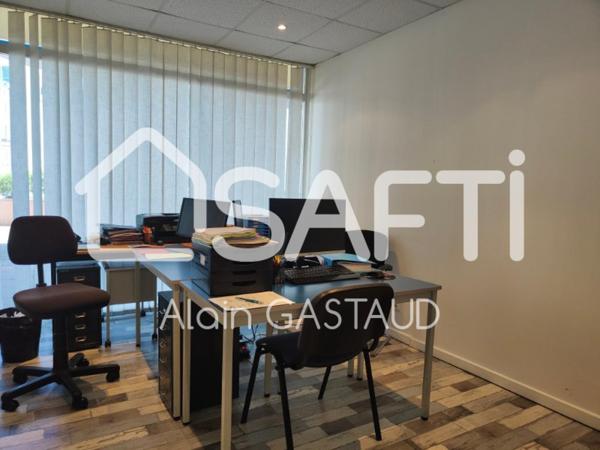 Murs Commerciaux de bureaux très bien placés à Port Fréjus