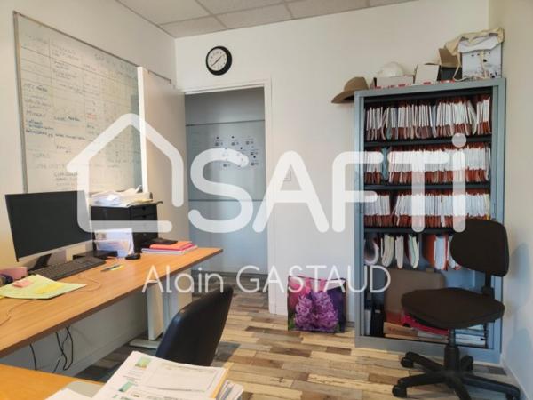 Murs Commerciaux de bureaux très bien placés à Port Fréjus