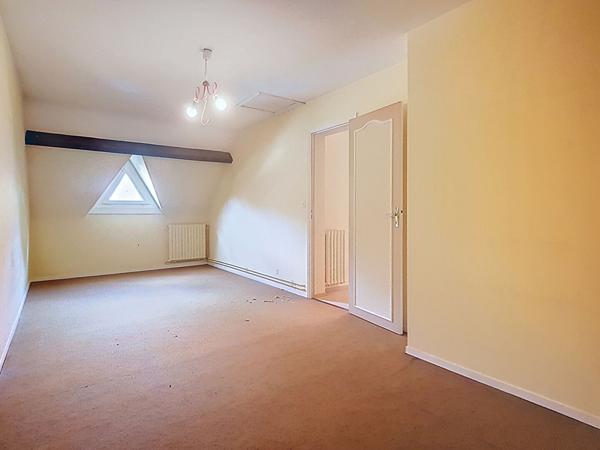 A vendre BILLERE Maison de 245 m² avec 7 chambres et grand garage en sous-sol sur un terrain de 2909 m²