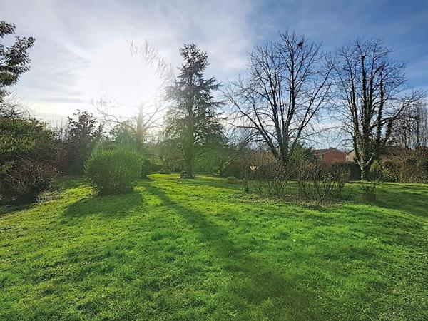 A vendre BILLERE Maison de 245 m² avec 7 chambres et grand garage en sous-sol sur un terrain de 2909 m²