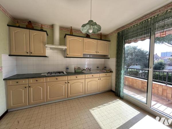 Montélimar, maison mitoyenne 113m2 hab sur parcelle de 198m2.