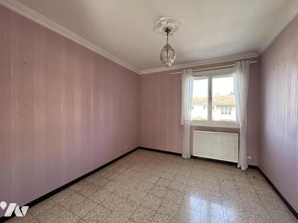 Montélimar, maison mitoyenne 113m2 hab sur parcelle de 198m2.