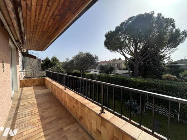 Montélimar, maison mitoyenne 113m2 hab sur parcelle de 198m2.