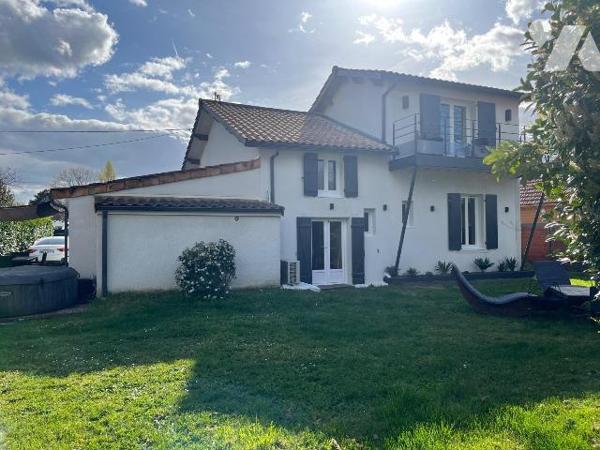 Maison à vendre à Coutras (33230) en Gironde (33), dans un environnement calme et recherché à q...