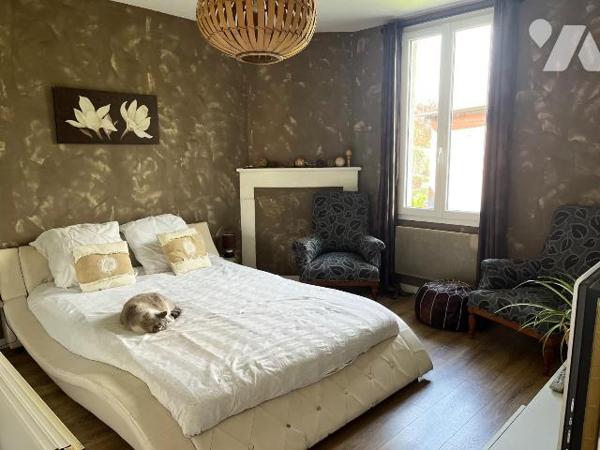 Maison à vendre à Coutras (33230) en Gironde (33), dans un environnement calme et recherché à q...