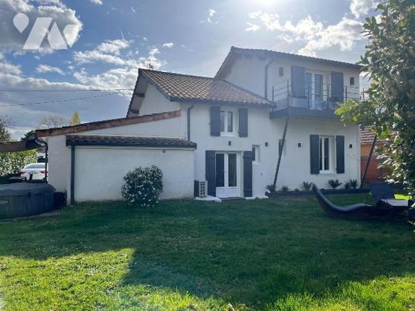 Maison à vendre à Coutras (33230) en Gironde (33), dans un environnement calme et recherché à q...