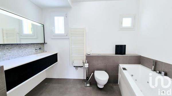 Maison à vendre 6 pièces 177 m² Velleron