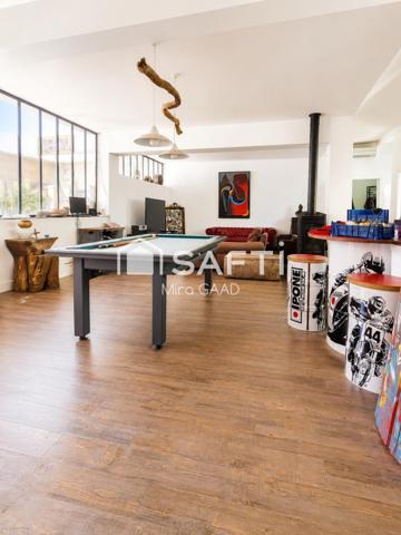 Ensemble maison avec terrain +hangar+dépendances +piscine