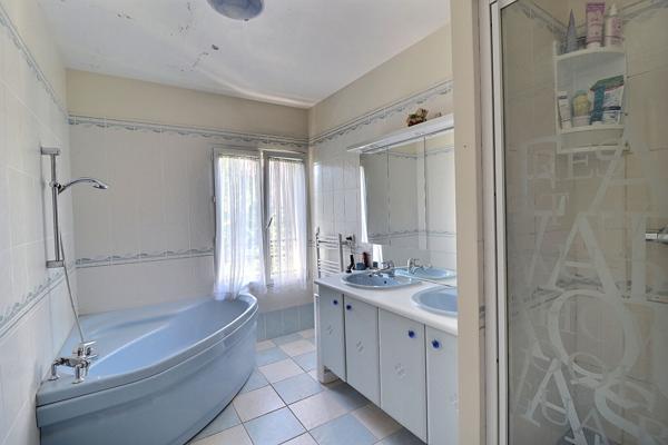 Maison 8 pièces 206 m2