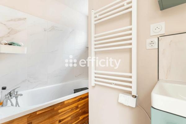 Maison
         4 pièces
        - 71 m² 132 000 € *