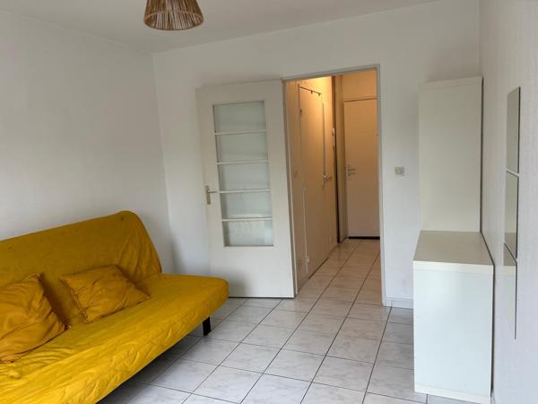 Aix-en-Provence (13090) A Louer - Studio avec place de parking privée