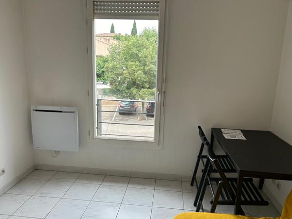 Aix-en-Provence (13090) A Louer - Studio avec place de parking privée