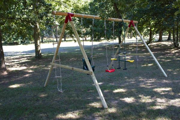 PROPRIETE DE PRES DE 3 HECTAIRES A QQES KM DE LA FLECHE