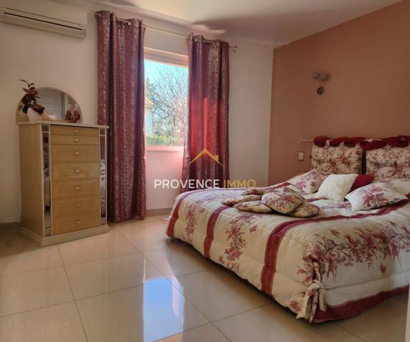 Marignane (13700) EXCLUSIVITE MARIGNANE !!!! Villa standing de 180 m2 sur 1953 m2 de terrain PISCINABLE