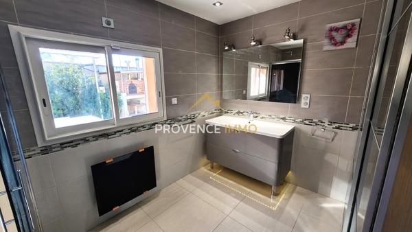 Marignane (13700) EXCLUSIVITE MARIGNANE !!!! Villa standing de 180 m2 sur 1953 m2 de terrain PISCINABLE