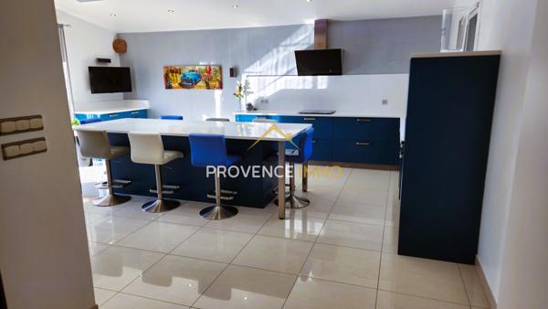 Marignane (13700) EXCLUSIVITE MARIGNANE !!!! Villa standing de 180 m2 sur 1953 m2 de terrain PISCINABLE