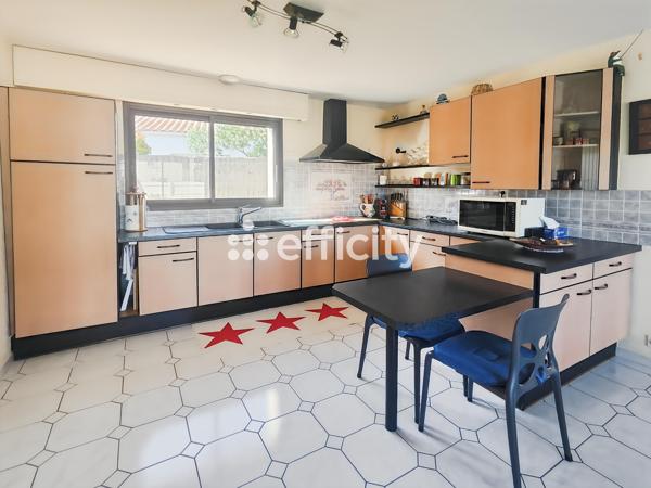 Maison
         5 pièces
        - 131 m² 395 000 € *