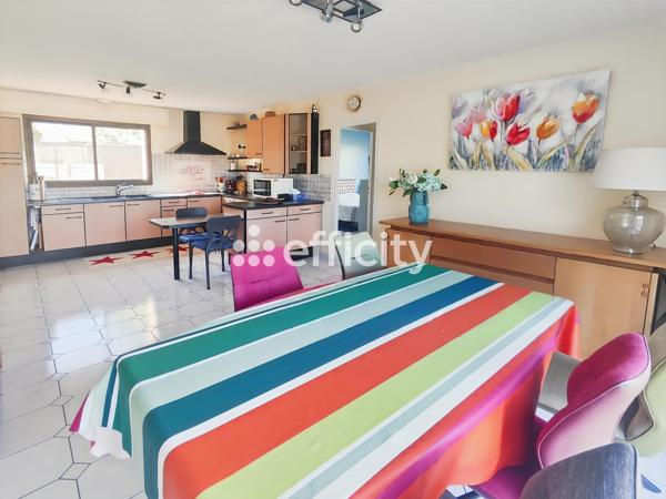 Maison
         5 pièces
        - 131 m² 395 000 € *