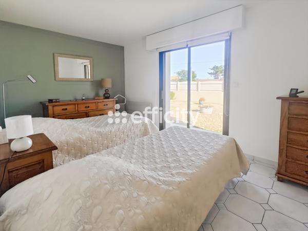 Maison
         5 pièces
        - 131 m² 395 000 € *