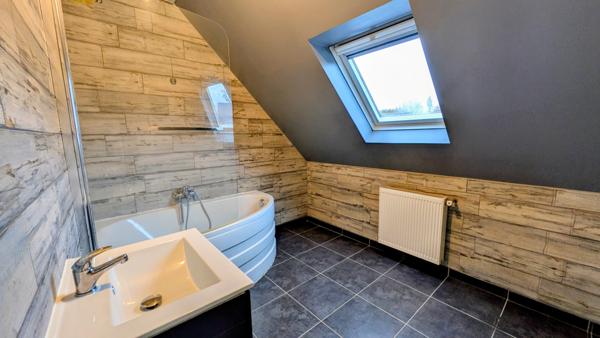 Pleuven (29170) Maison récente, lumineuse et paisible, construite en 2013