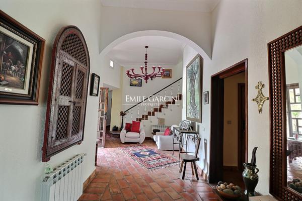 À vendre villa sur la route de Fès à Marrakech
