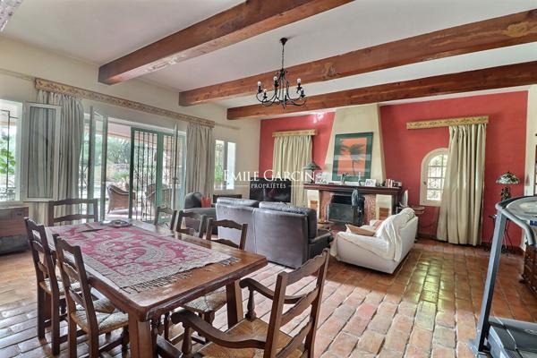 À vendre villa sur la route de Fès à Marrakech