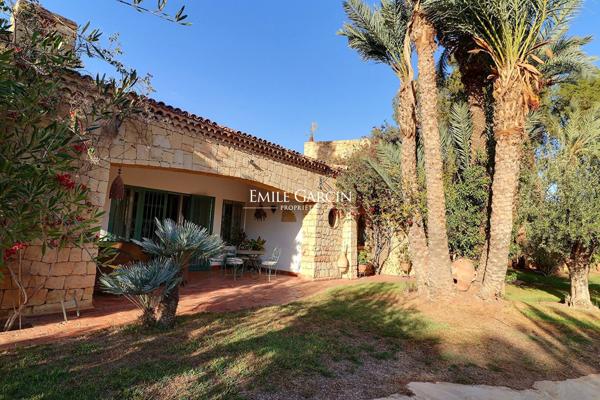 À vendre villa sur la route de Fès à Marrakech