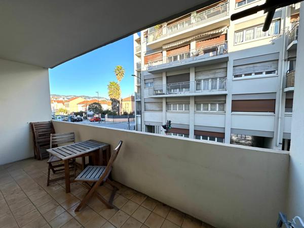 Appartement à louer    1 pièce • 57 m2 La Seyne-sur-Mer