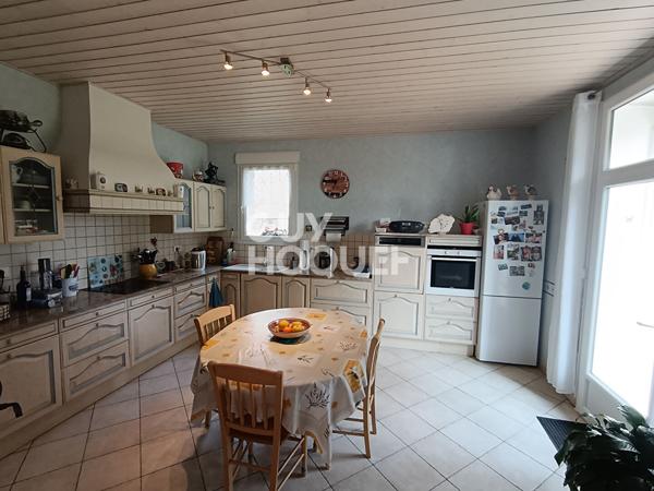 Maison familiale en pierre 5 chambres et dépendance