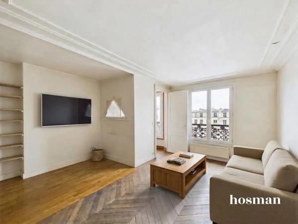 Appartement 2 pièces de 47 m² - Dernier étage avec ascenseur, calme et lumineux - Rue du Faubourg Montmartre