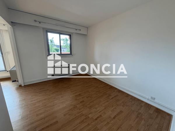 Location Appartement 3 pièces 73.22 m² - 17 PLACE DU VIEUX PRE Dreux 28100