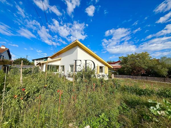 Maison
         4 pièces
        - 87 m² 388 500 € *
