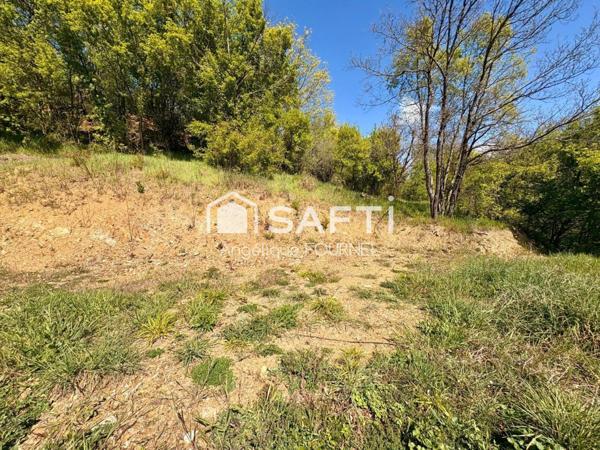 Terrain constructible de 2270 m² viabilisé