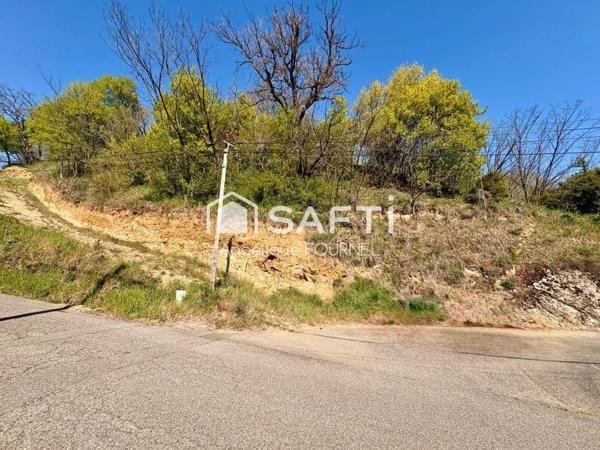 Terrain constructible de 2270 m² viabilisé