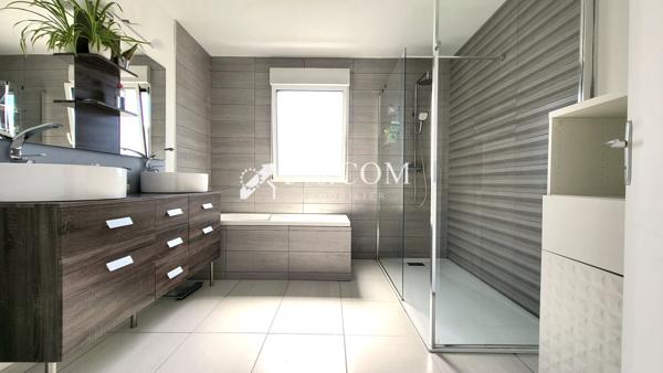 Maison 5 pièce(s) 3 chambre(s) 110.5 m²