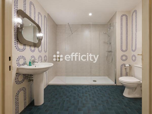 Appartement
         2 pièces
        - 58 m² 395 000 € *