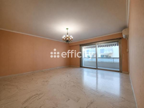 Appartement
         2 pièces
        - 58 m² 395 000 € *