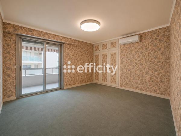 Appartement
         2 pièces
        - 58 m² 395 000 € *