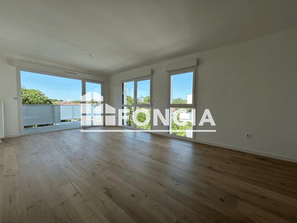 Location Appartement 3 pièces 66 m² - AVENUE DE BOLLAERT Lens 62300