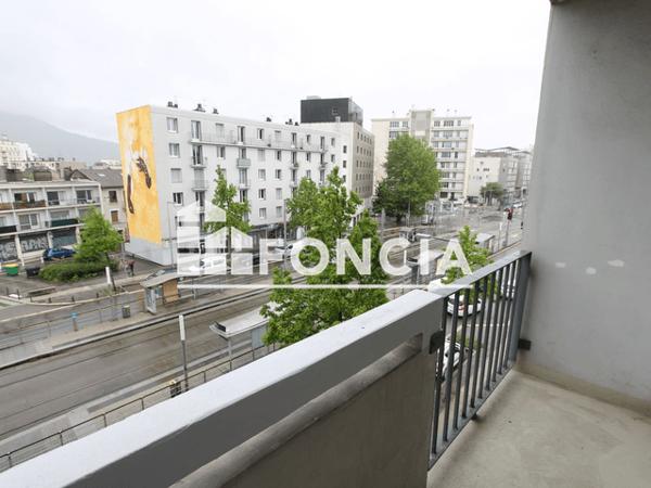 Location Appartement 2 pièces 45.22 m² - 18 RUE JULES FLANDRIN Grenoble 38000