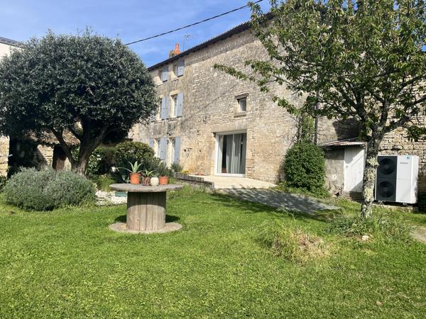 Maison de charme à Celles-sur-belle