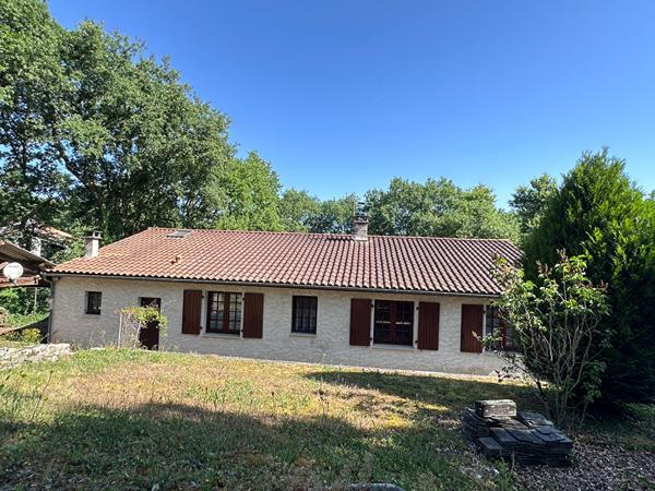 16400 LA COURONNE Maison de plain pied 5 pièces - piscine et jardin à La Couronne