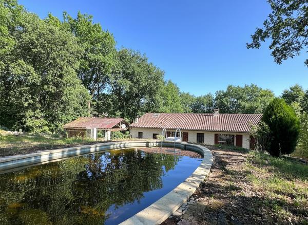 16400 LA COURONNE Maison de plain pied 5 pièces - piscine et jardin à La Couronne