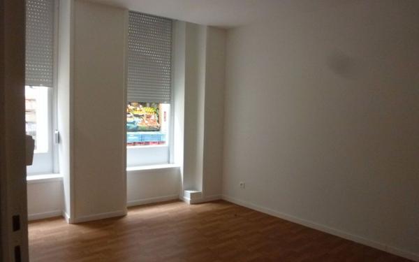 Appartement à louer    2 pièces • 65 m2 Laon