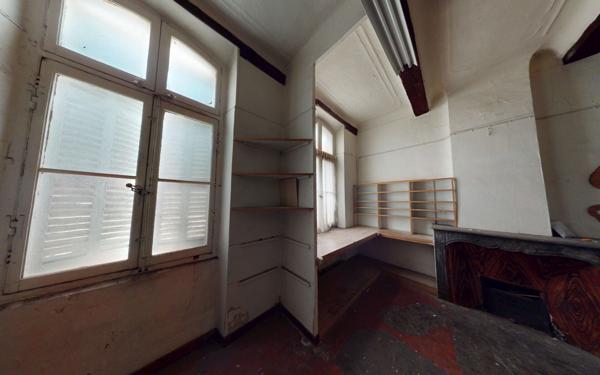 Appartement à vendre    2 pièces • 27 m2 Marseille 6