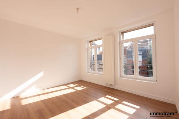 Vente Appartement 68m 2 - 2 chambre(s) - Lille, Gare Lille Europe • Réf. VA27055