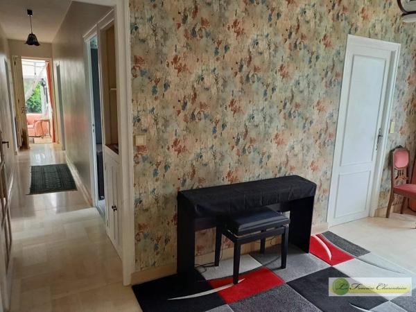 Charmante maison familiale à Aigre – lumineuse, spacieuse, avec jardin arboré