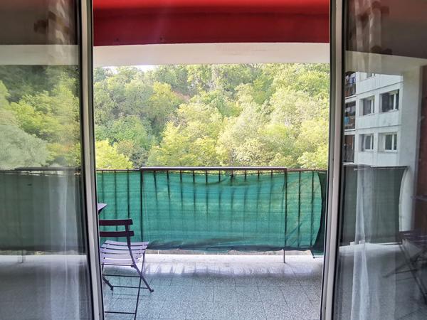 HAUT NICE NORD : TRES JOLI 3 PIECES ENTIEREMENT RENOVE