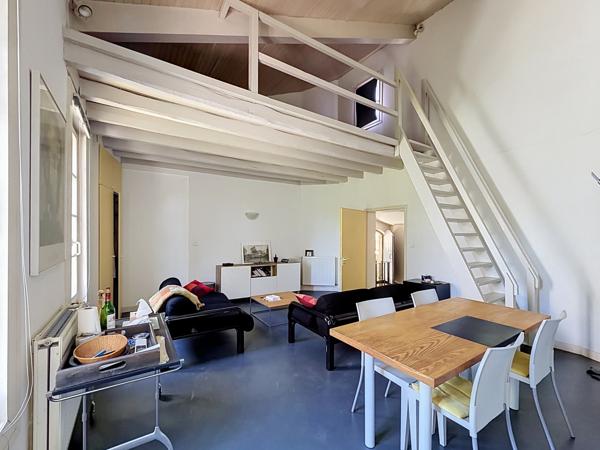 AUX PORTES D'ANGOULEME – Appartement de caractère dans un ancien logis, au cœur d'un parc en bord de rivière